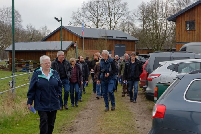 Auf dem Weg zur Mutterkuhherde vom Haidhof Auf dem Weg zur Mutterkuhherde vom Haidhof